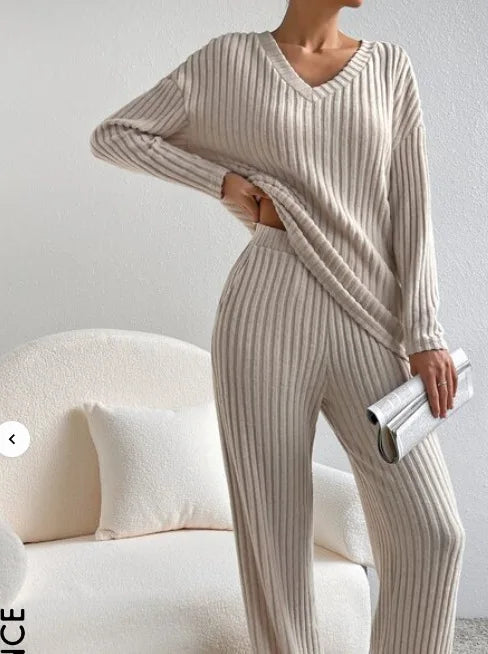 Loose Fit V-Hals Set